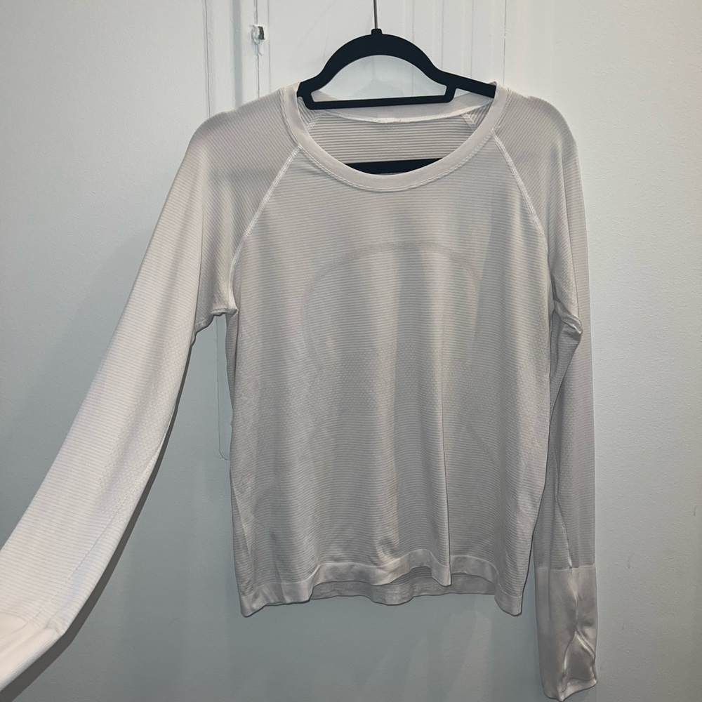 Swiftly Tech Long-Sleeve Shirt 2.0 size 12